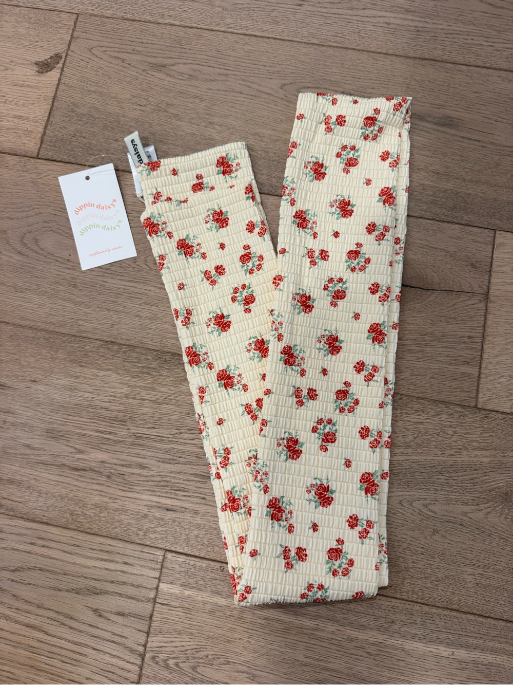 NEW Dippin Daisy Seville Skinny Scarf. Cream with red flowers. Rosa Rojas